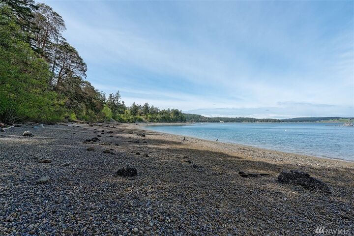 Property Photo: 1731 Madrona Wy WA 98239