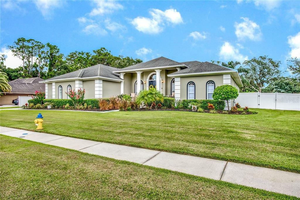 Property Photo:  1012 Emerald Creek Drive  FL 33596 