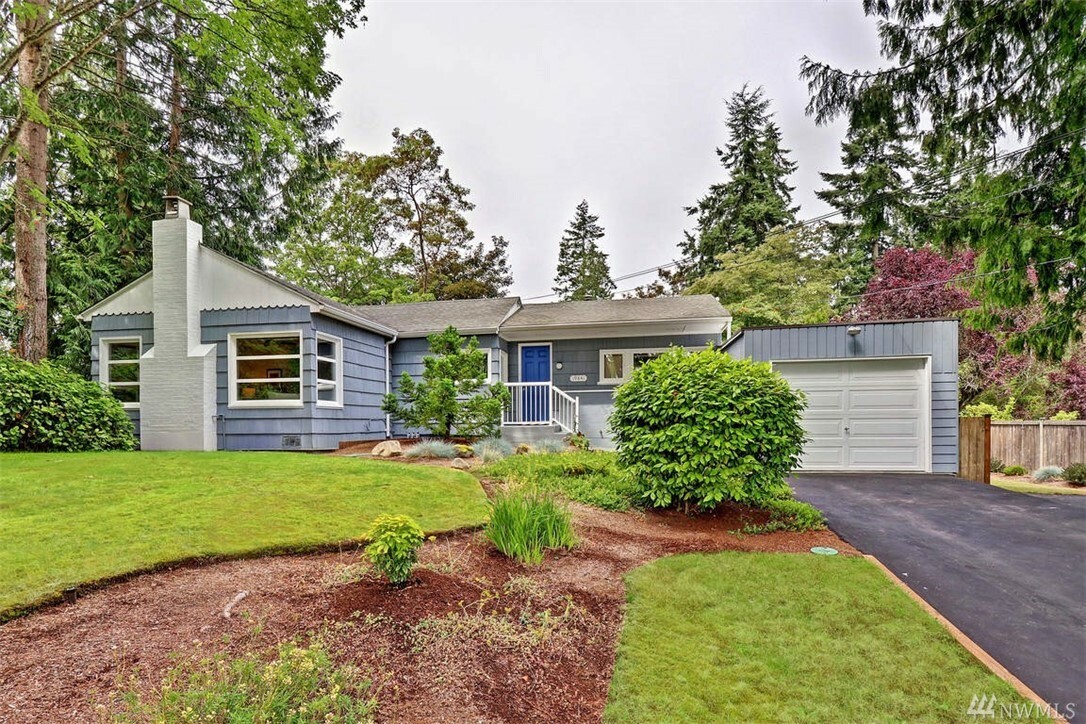 Property Photo:  19841 Phinney Ave N  WA 98133 