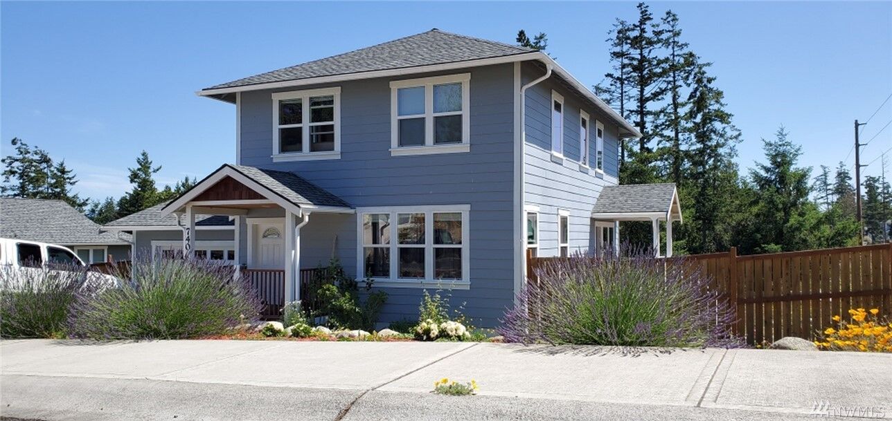 Property Photo: 740 Heritage Ct WA 98250