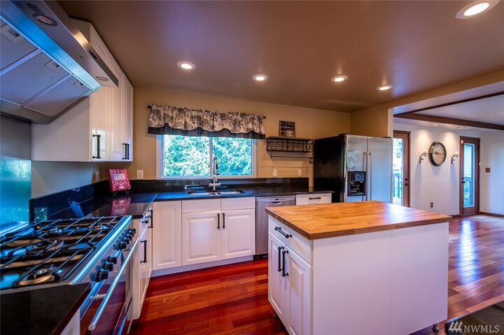 Property Photo:  3335 SW 327th Place  WA 98023 
