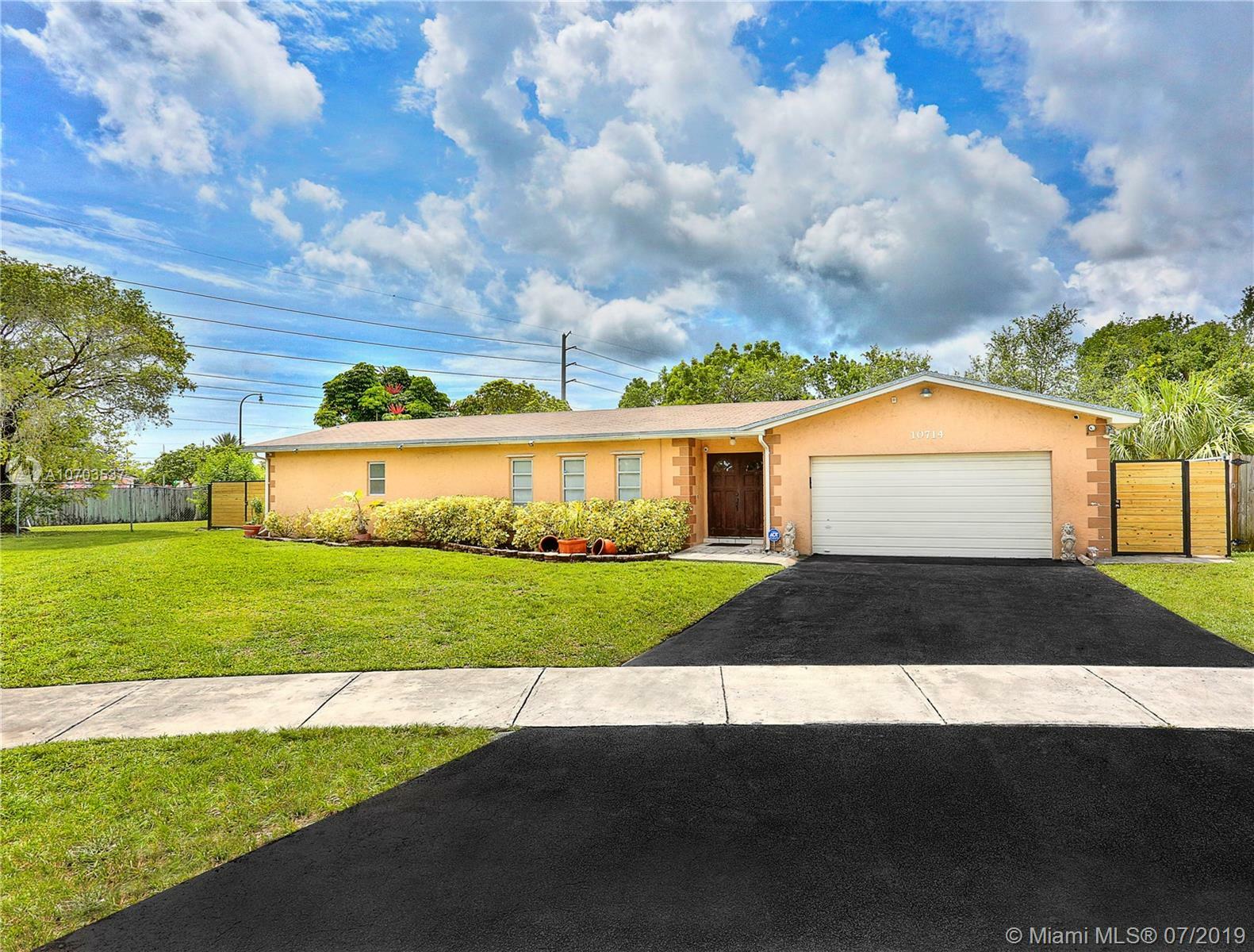 10714 SW 175th Ter  Miami FL 33157 photo