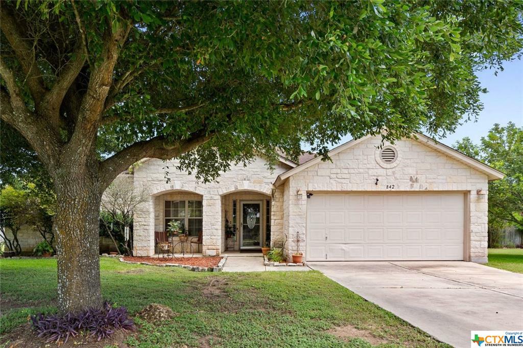 Property Photo:  842 Bella Vista Circle  TX 78640 