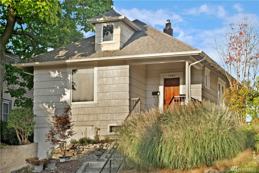 Property Photo:  7802 Meridian Ave N  WA 98103 