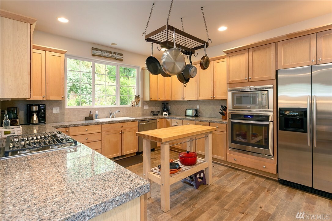 Property Photo: 4420 Marionberry Ct WA 98229