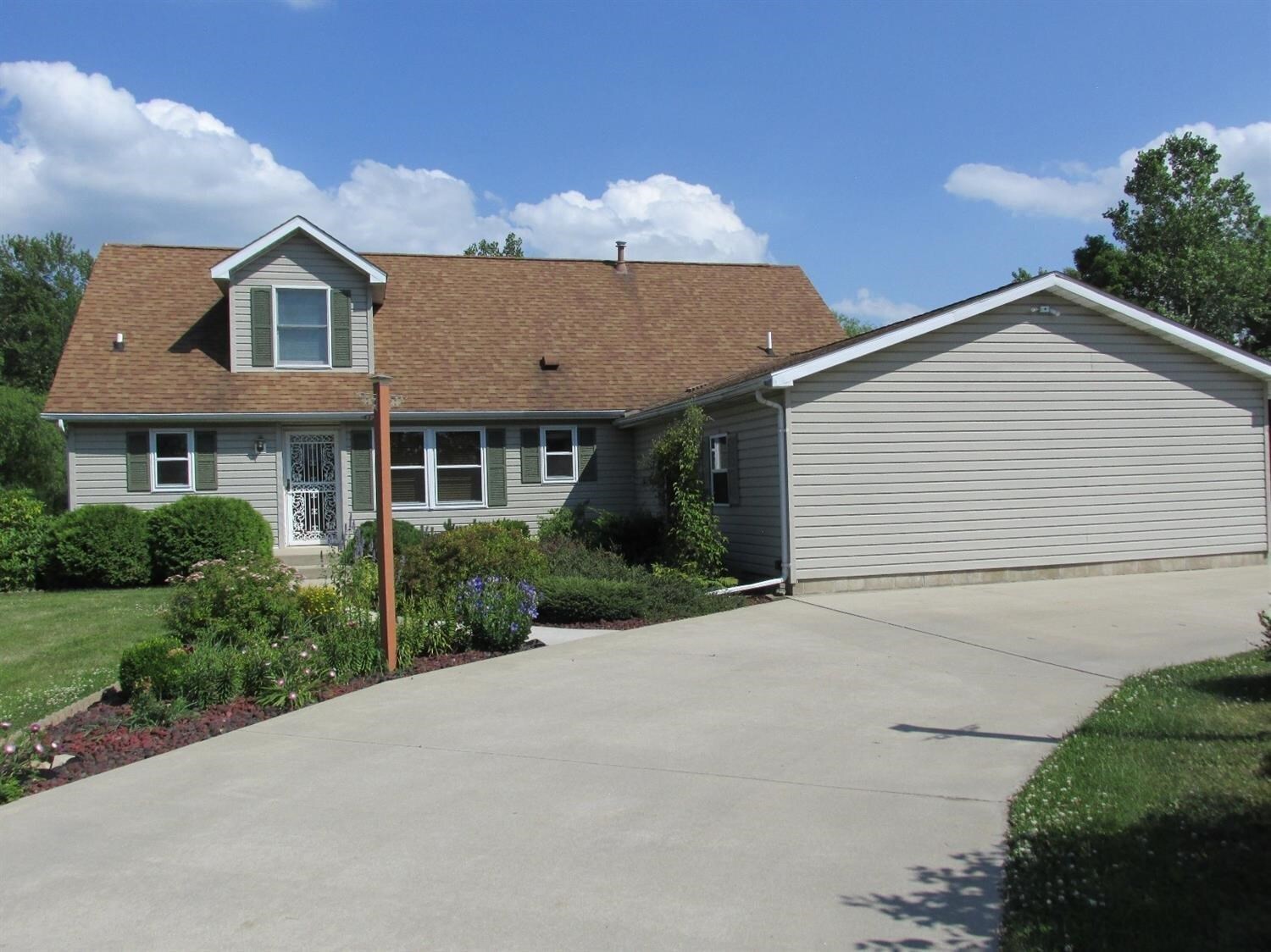 Property Photo: 8411 N 600 East IN 46371