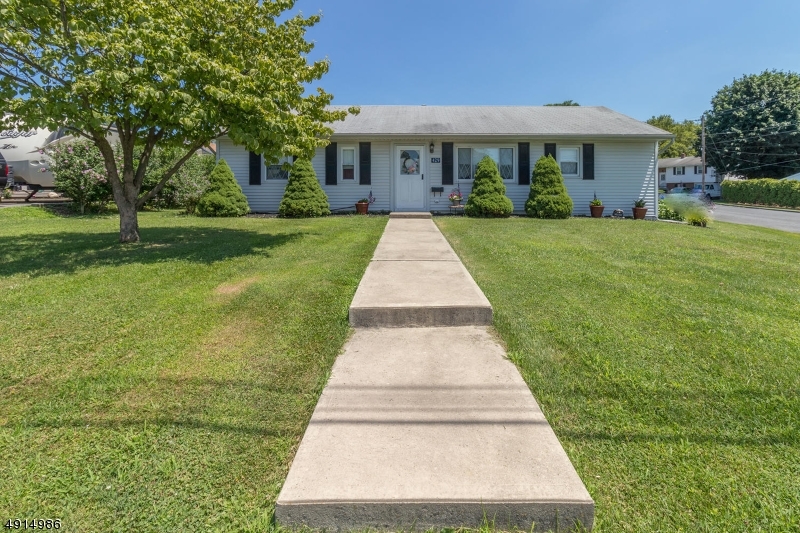 Property Photo:  429 Pershing Ave.  NJ 08865 