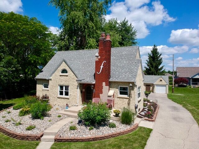 Property Photo: 1121 N Van Buren Street IN 46706