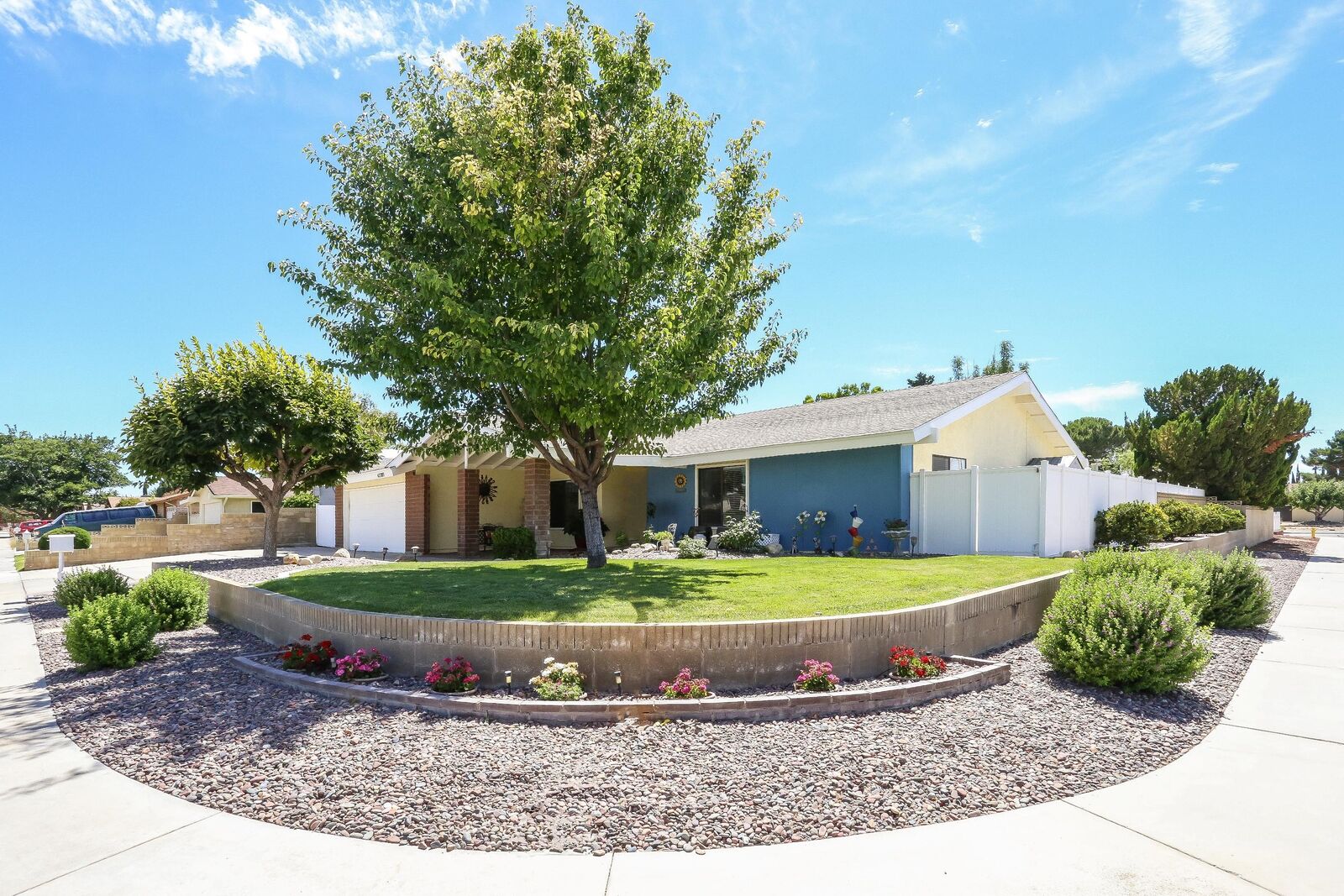 Property Photo:  43787 Sentry Lane  CA 93536 