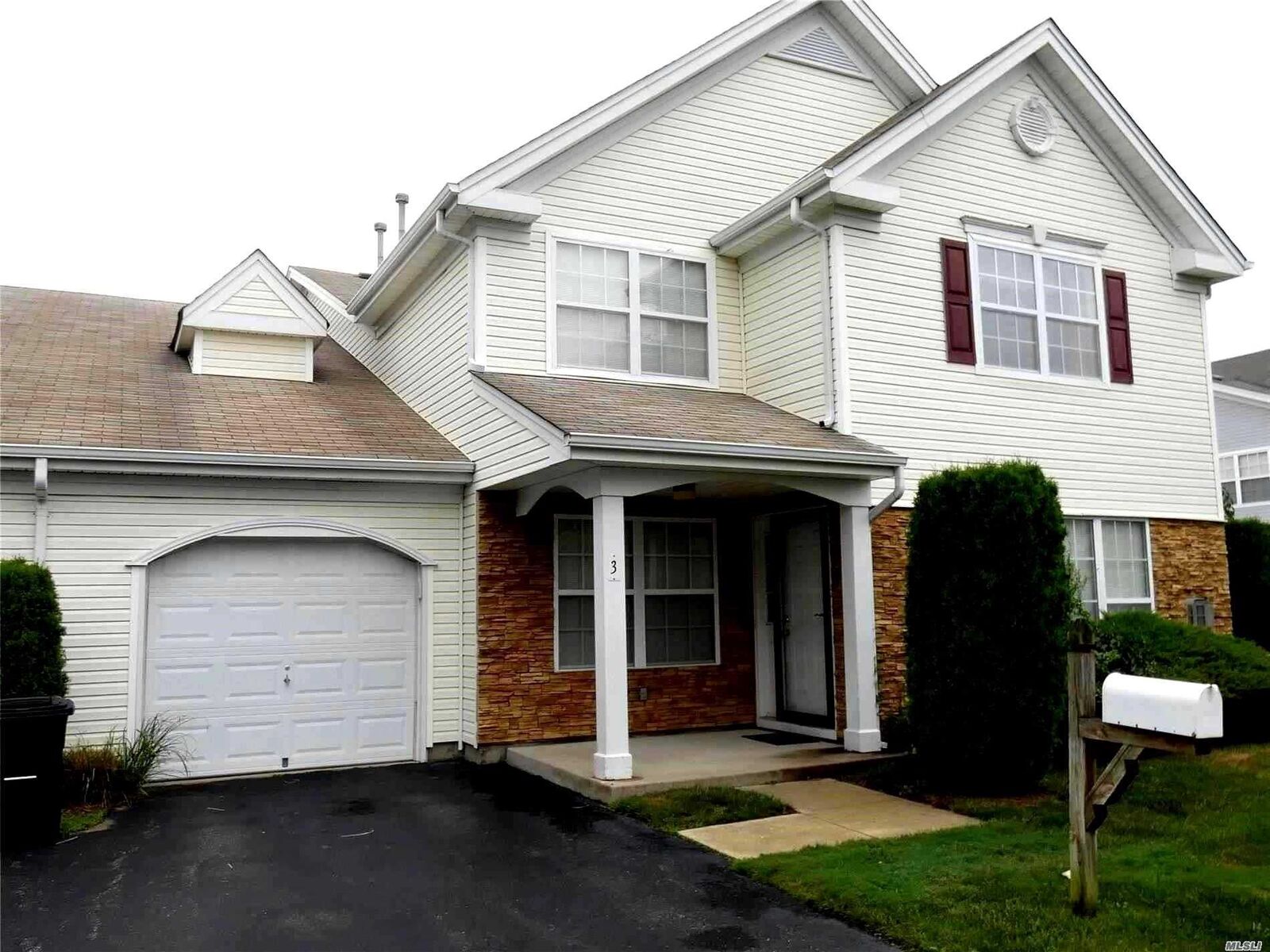 Property Photo:  3 Martin Drive  NY 11953 