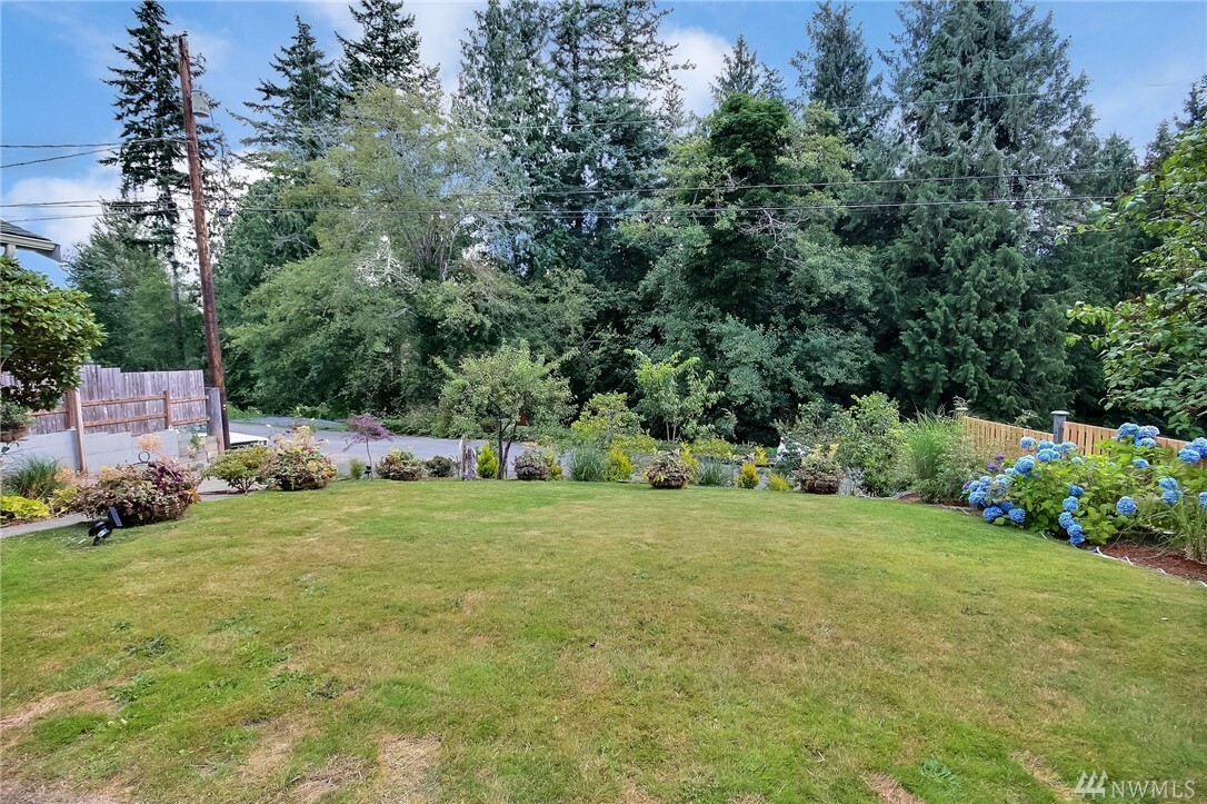 Property Photo:  8524 E Xavier Way  WA 98208 