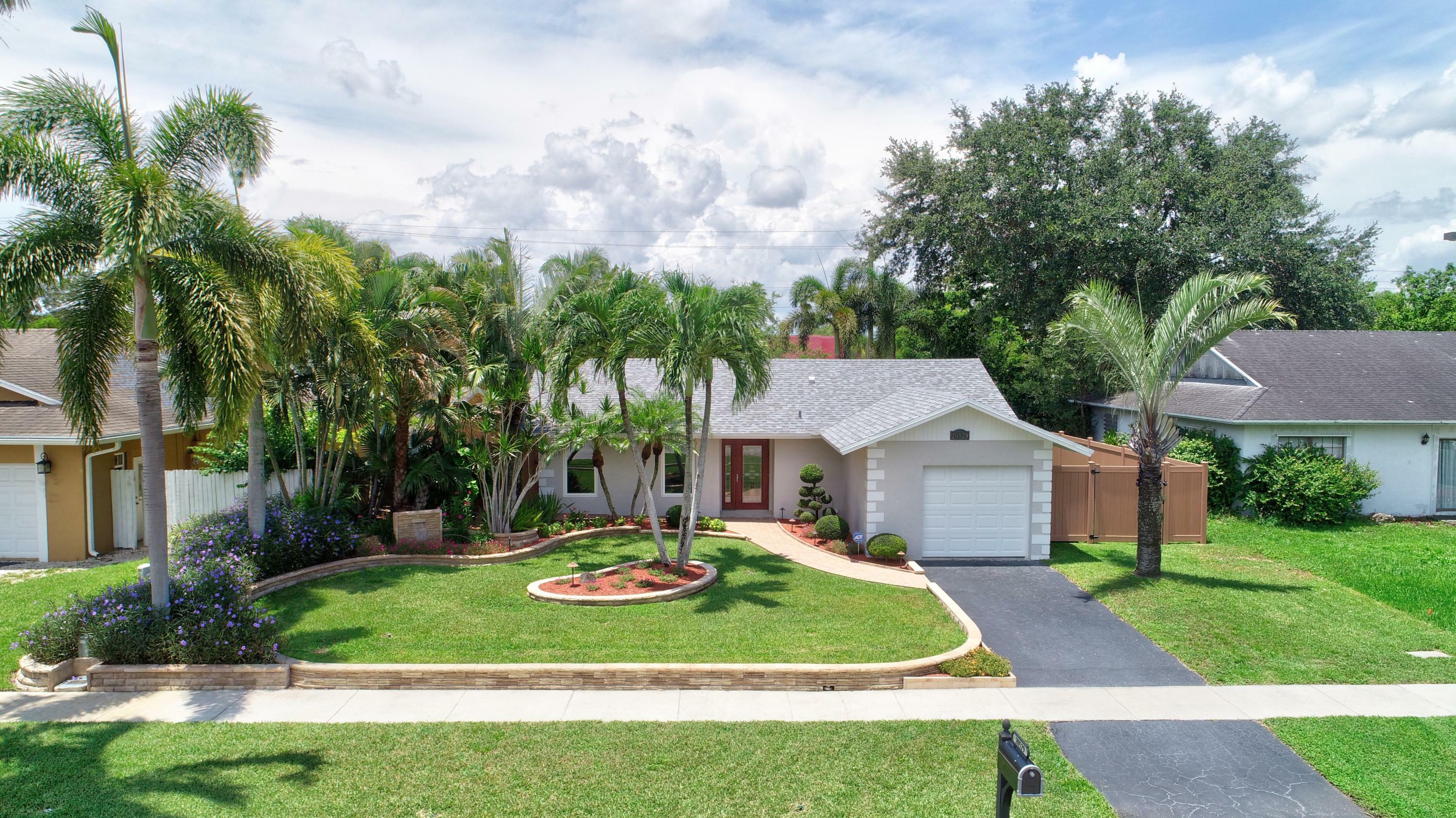 Property Photo:  20529 Carousel Circle W  FL 33434 