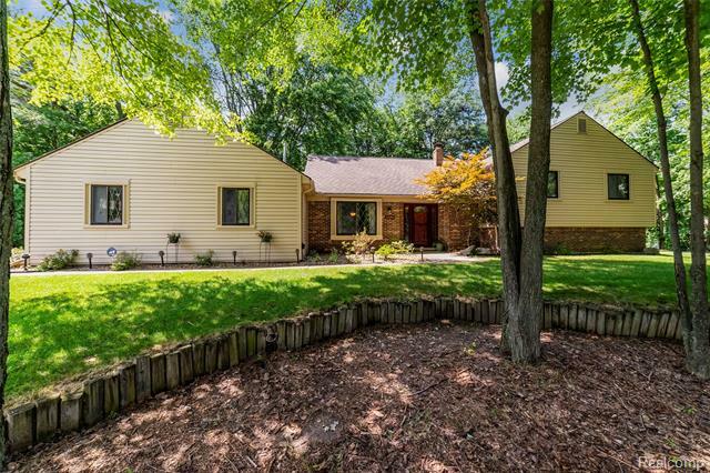 Property Photo:  34092 Angeline Avenue  MI 48150 