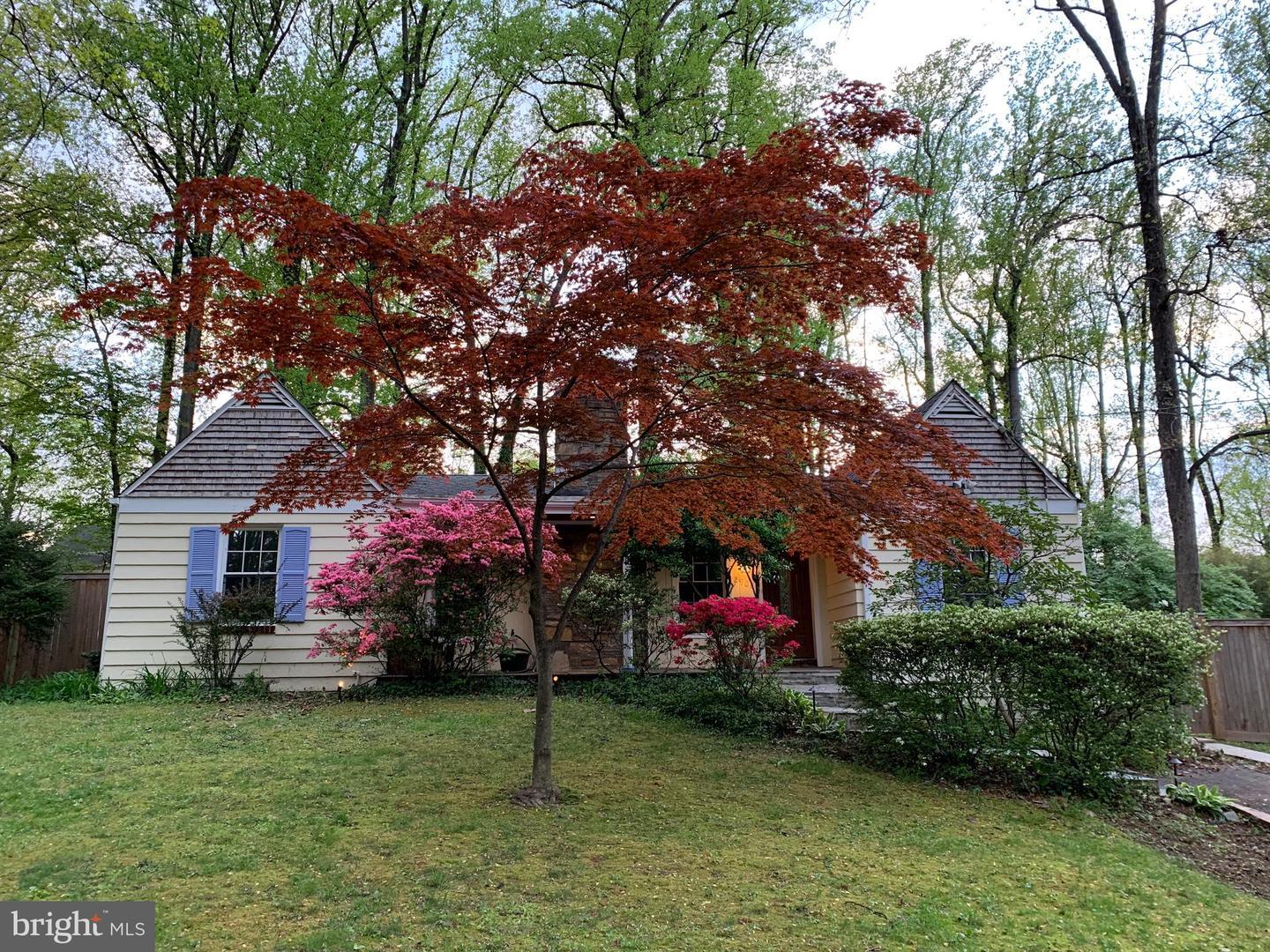 Property Photo: 2908 Rosemary Lane VA 22042