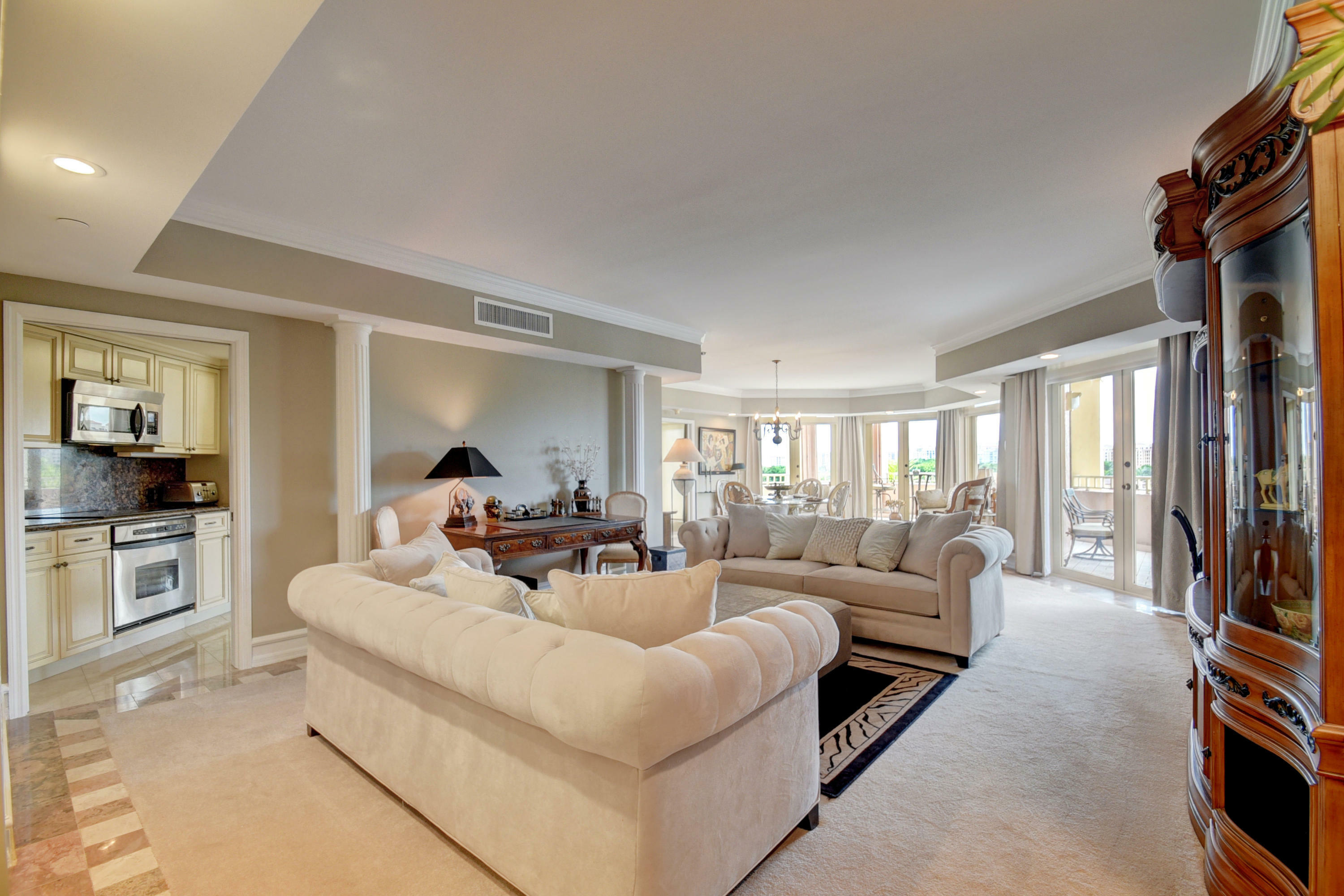 Property Photo: 300 SE 5th Avenue 6160 FL 33432