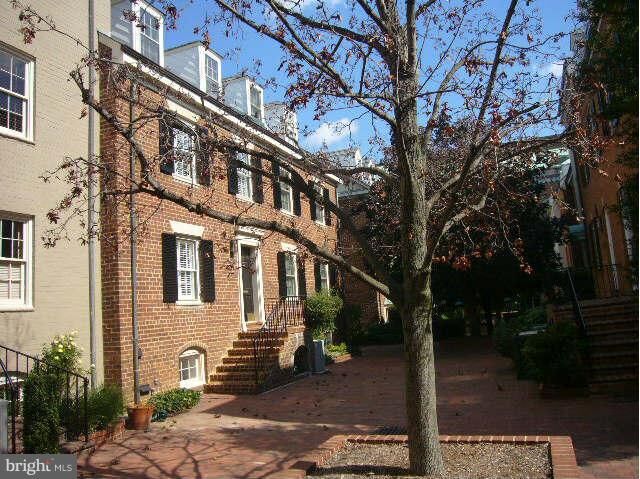 Property Photo: 111 Cameron Mews VA 22314