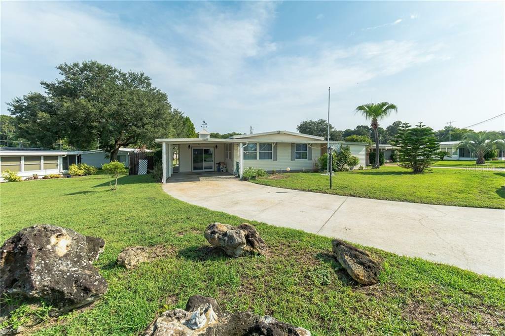 Property Photo:  11609 Hickory Lane  FL 32778 