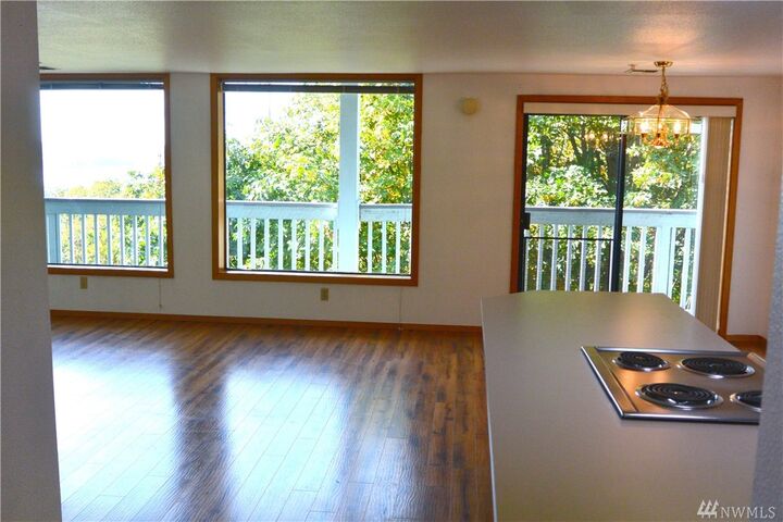 Property Photo: 1140 Browns Point Blvd NE 5 WA 98422