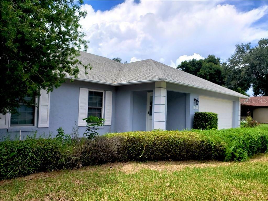 Property Photo:  1602 Blackberry Court  FL 32726 