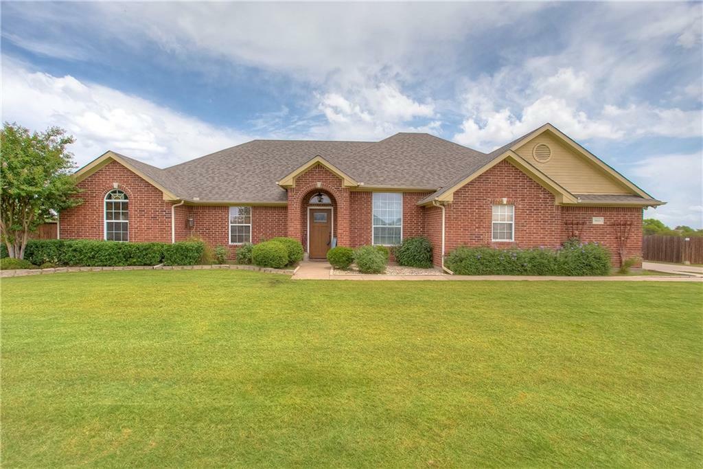 Property Photo:  5621 Deerfield Lane  TX 76065 