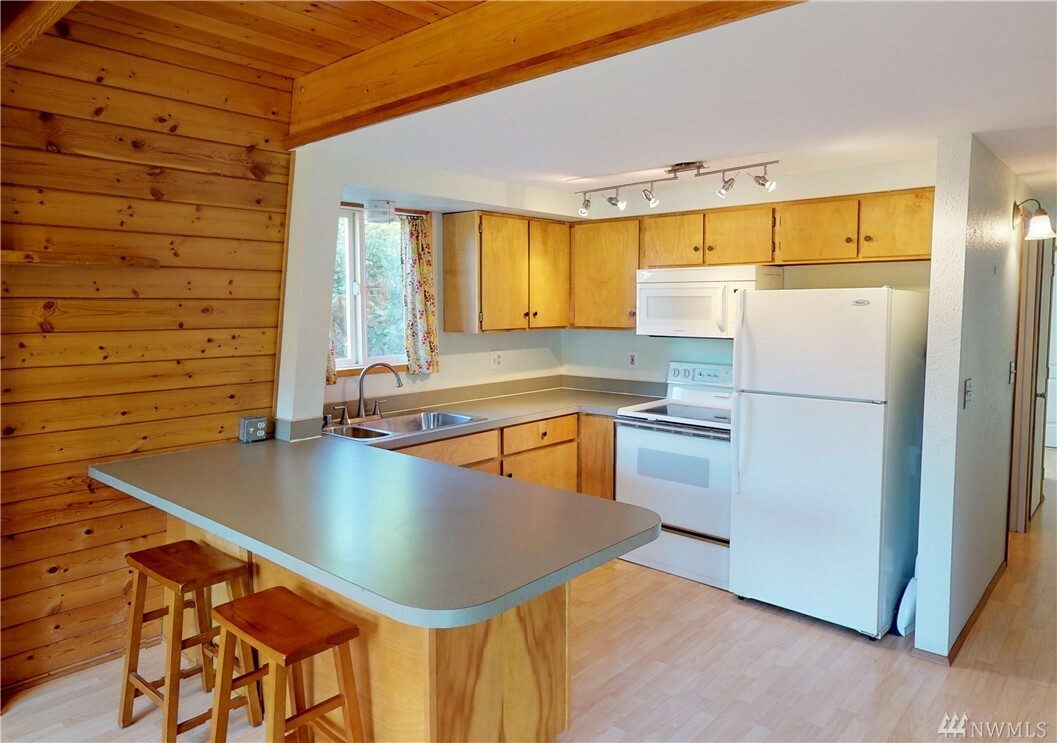 Property Photo:  66 Kalama Place  WA 98257 