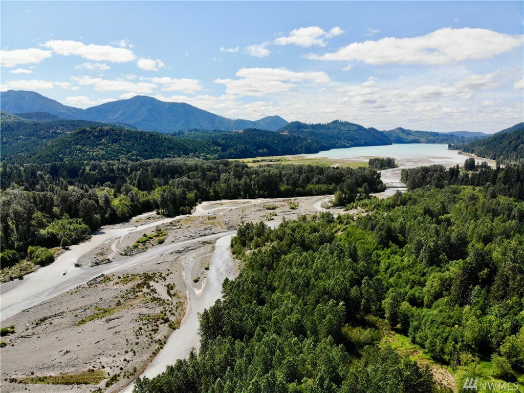 Property Photo:  18824 State Route 706 E  WA 98330 