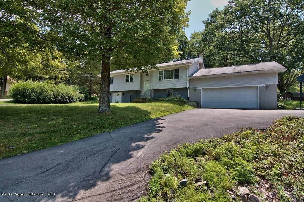 Property Photo:  70 Skyline Drive  PA 18424 