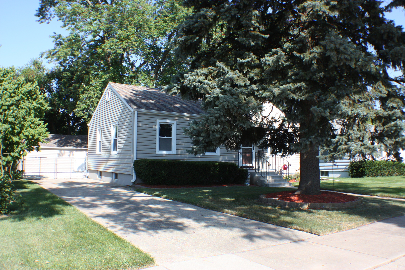 Property Photo:  1316 Howard Avenue  IL 60163 