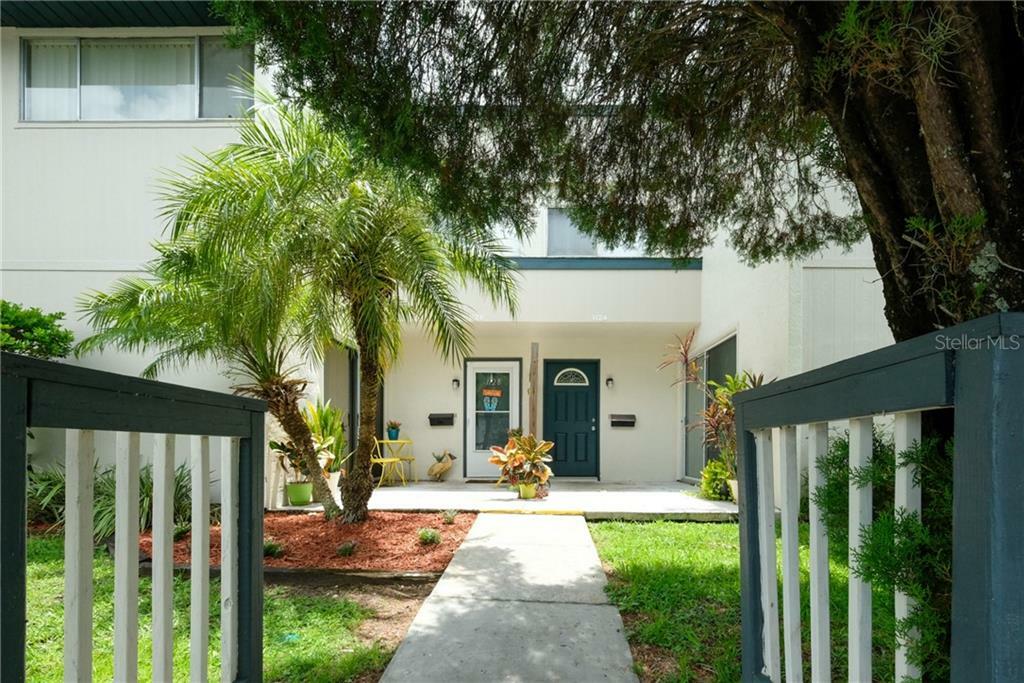 Property Photo:  1128 Longfellow Road  FL 34243 