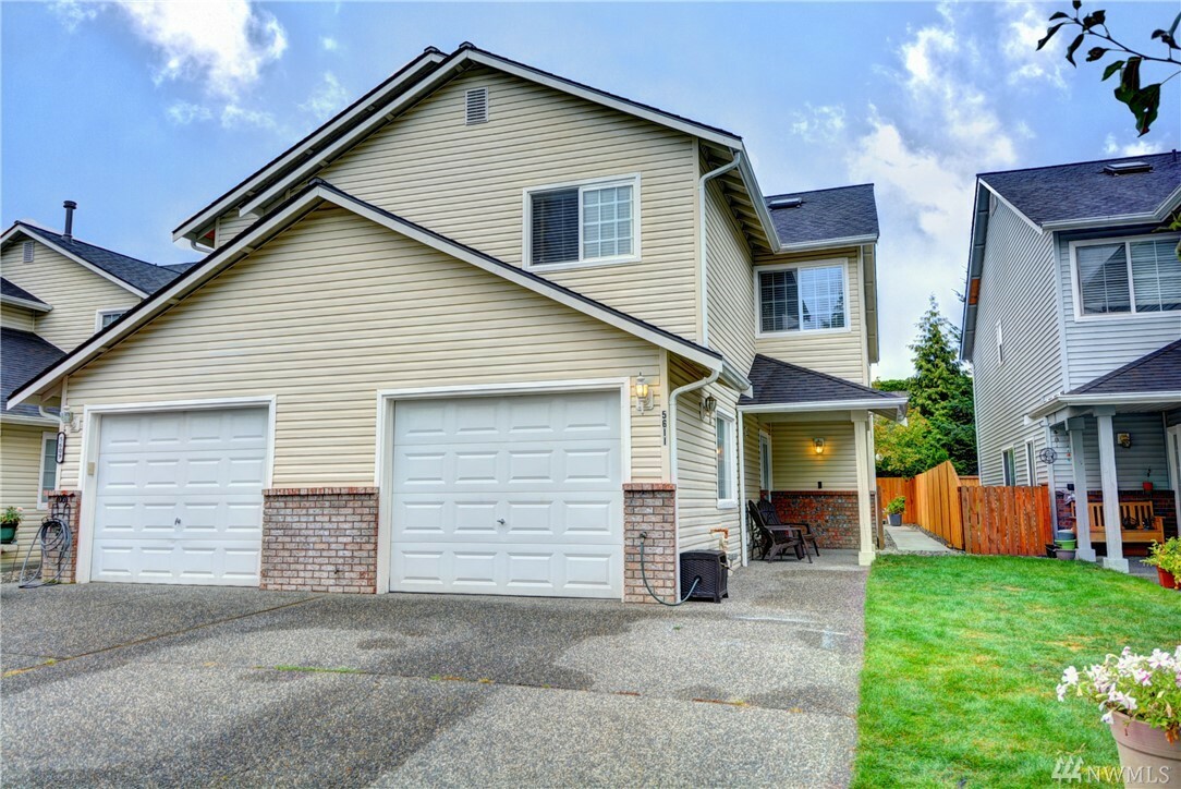 Property Photo:  5611 136th St SE  WA 98208 