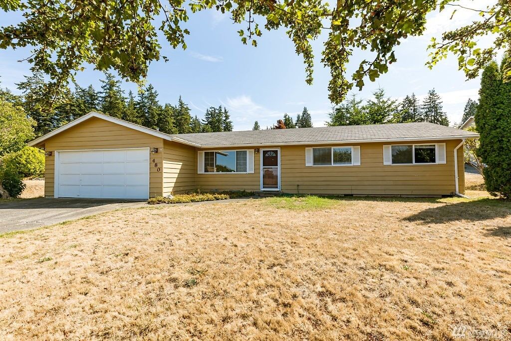 Property Photo:  480 Hazelwood Dr  WA 98277 