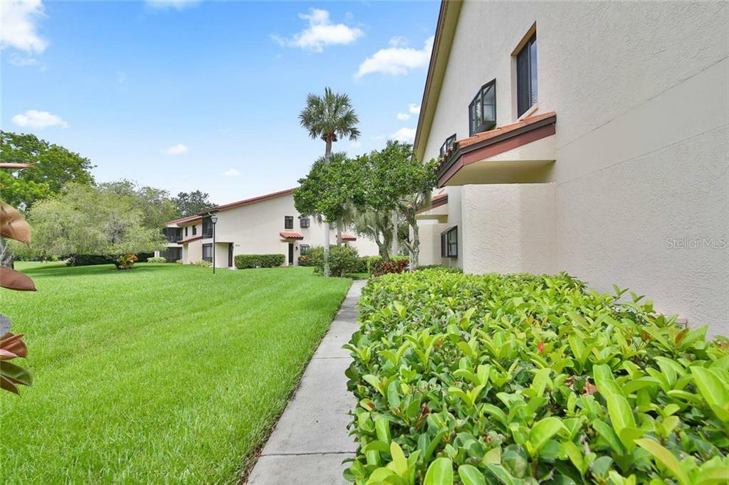 Property Photo:  5660 Gardens Drive  FL 34243 