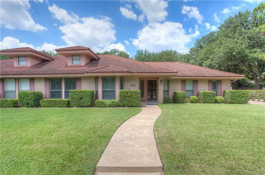 Property Photo:  3012 Overton Park Drive W  TX 76109 