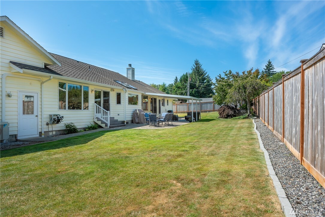 Property Photo:  2524 Sylvan St  WA 98226 