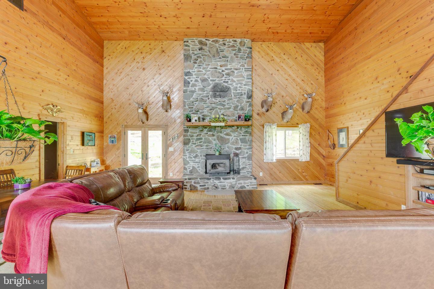 Property Photo: 3638 N Red Oak Lane VA 20144