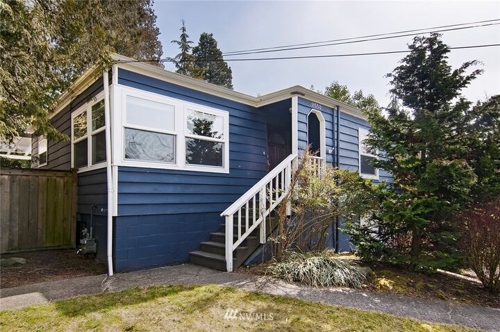 Property Photo:  11550 Alton Avenue NE  WA 98125 