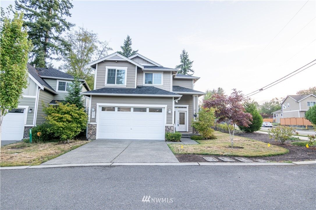 Property Photo:  2001 139th Place SW  WA 98087 