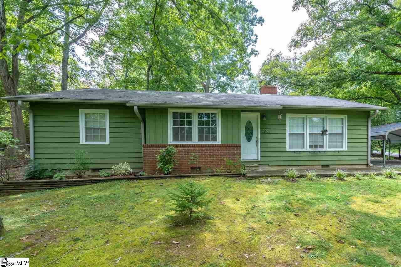 Property Photo: 200 Lakeview Drive SC 29356