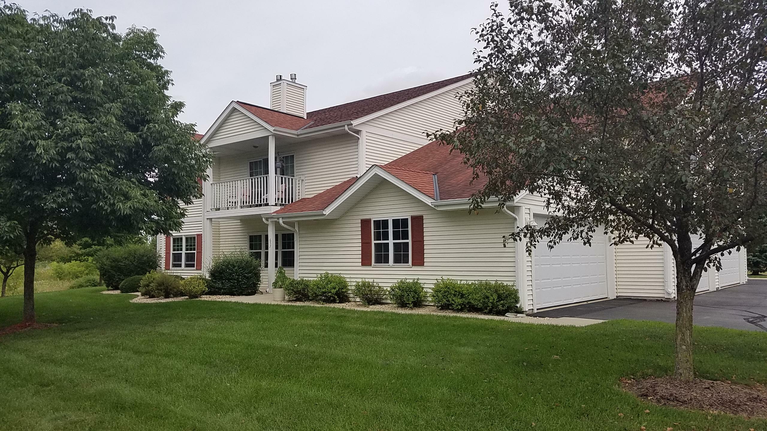 Property Photo: 657 Wood River Ct 1 WI 53095