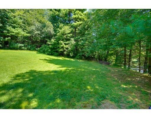 Property Photo:  5 Assabet Hill Cir 5  MA 01532 