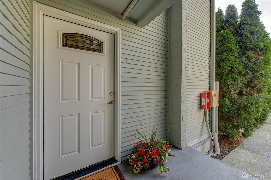 Property Photo:  17208 NE 45th St 67  WA 98052 