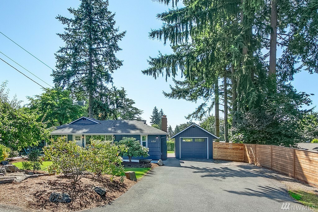 Property Photo:  6704 229th Place SW  WA 98043 