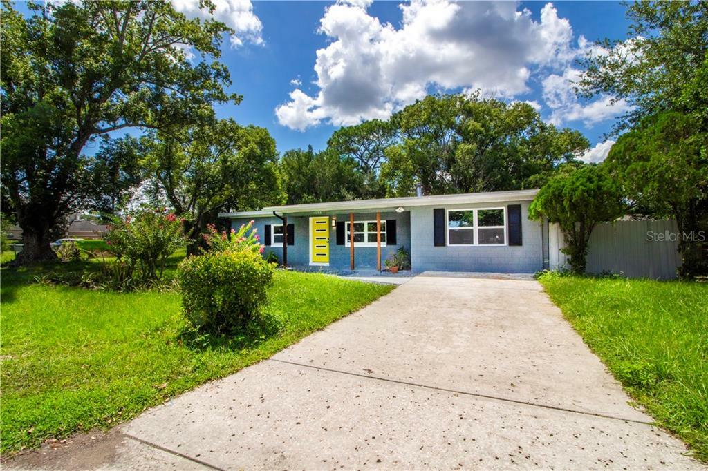 Property Photo:  1098 S Oleander Street  FL 32750 