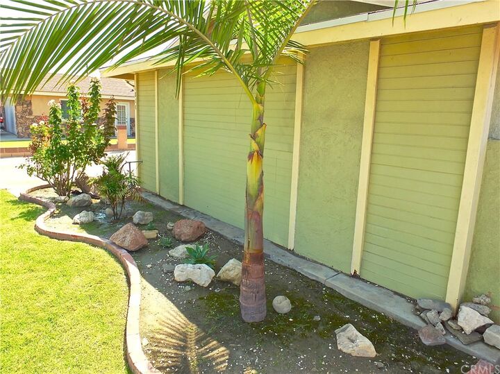 Property Photo:  1818 E 214th Street  CA 90745 