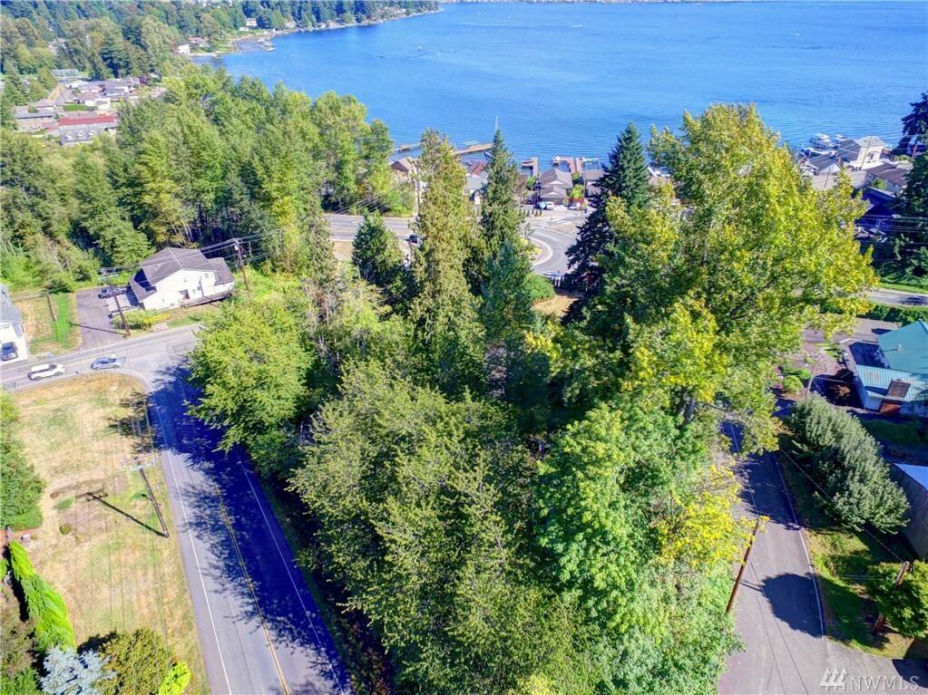 Property Photo:  2111 Park Dr  WA 98258 