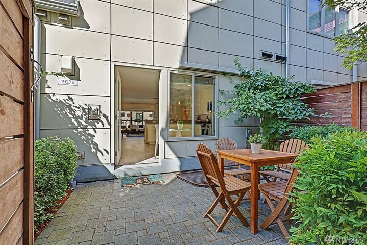 1927 9th Ave W B  Seattle WA 98119 photo