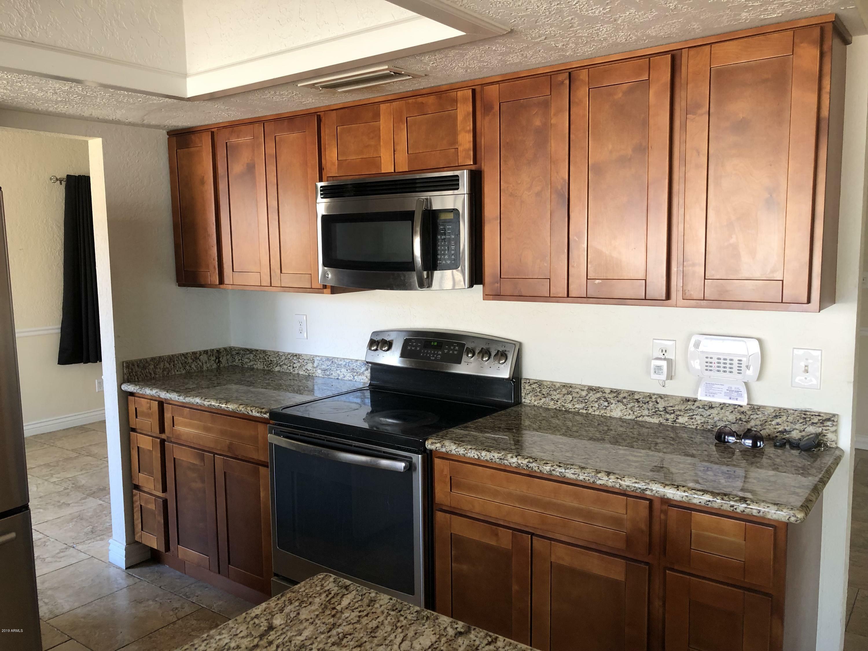 Property Photo: 4062 W Mercer Lane AZ 85029