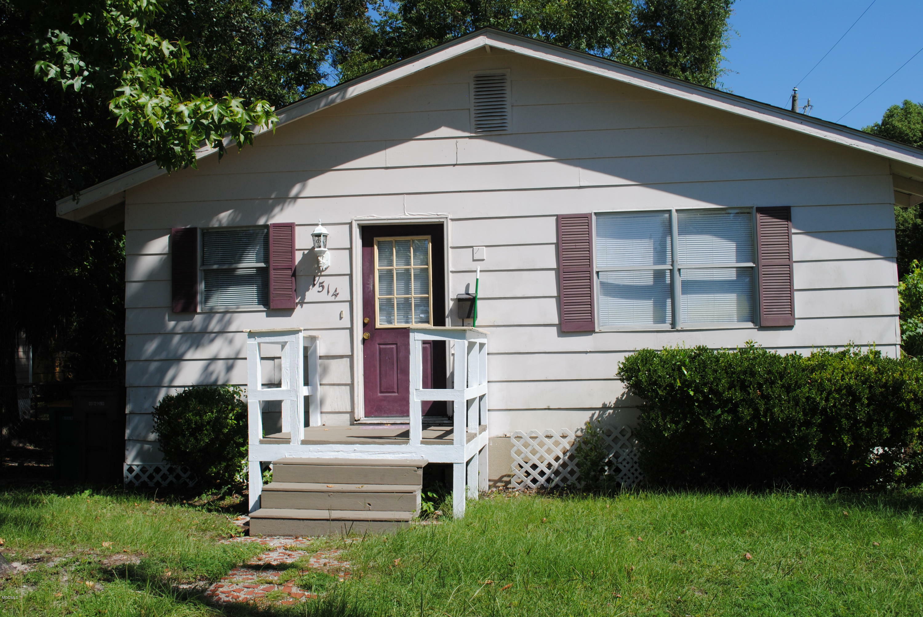 Property Photo:  1514 Miller Street  MS 39530 