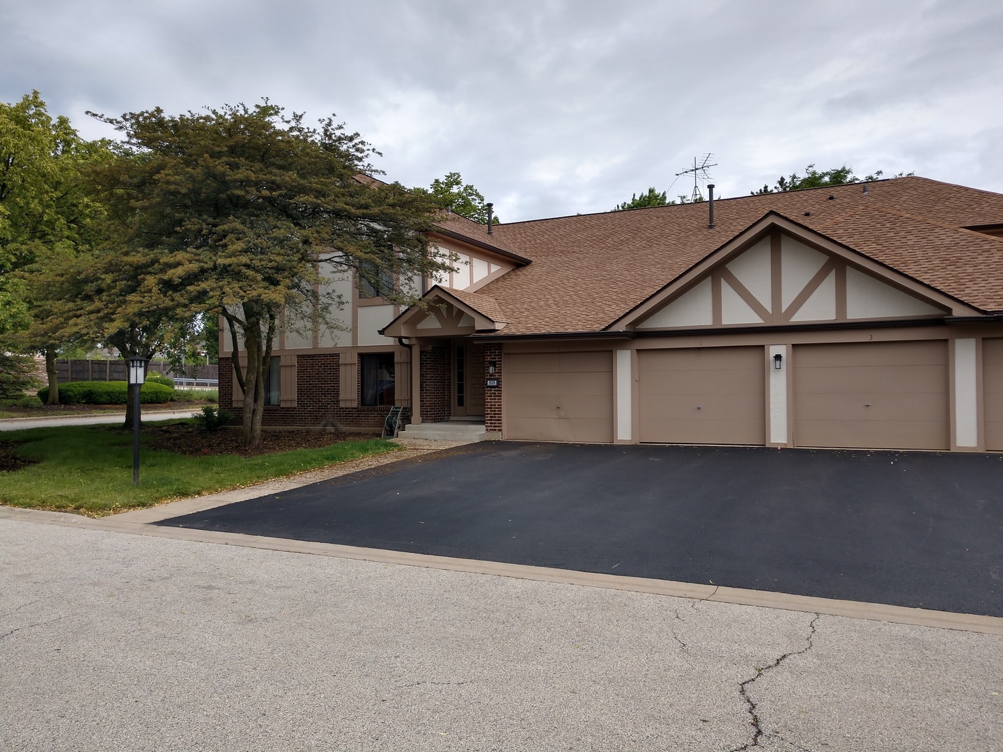 Property Photo:  826 Knottingham Drive 2B  IL 60193 