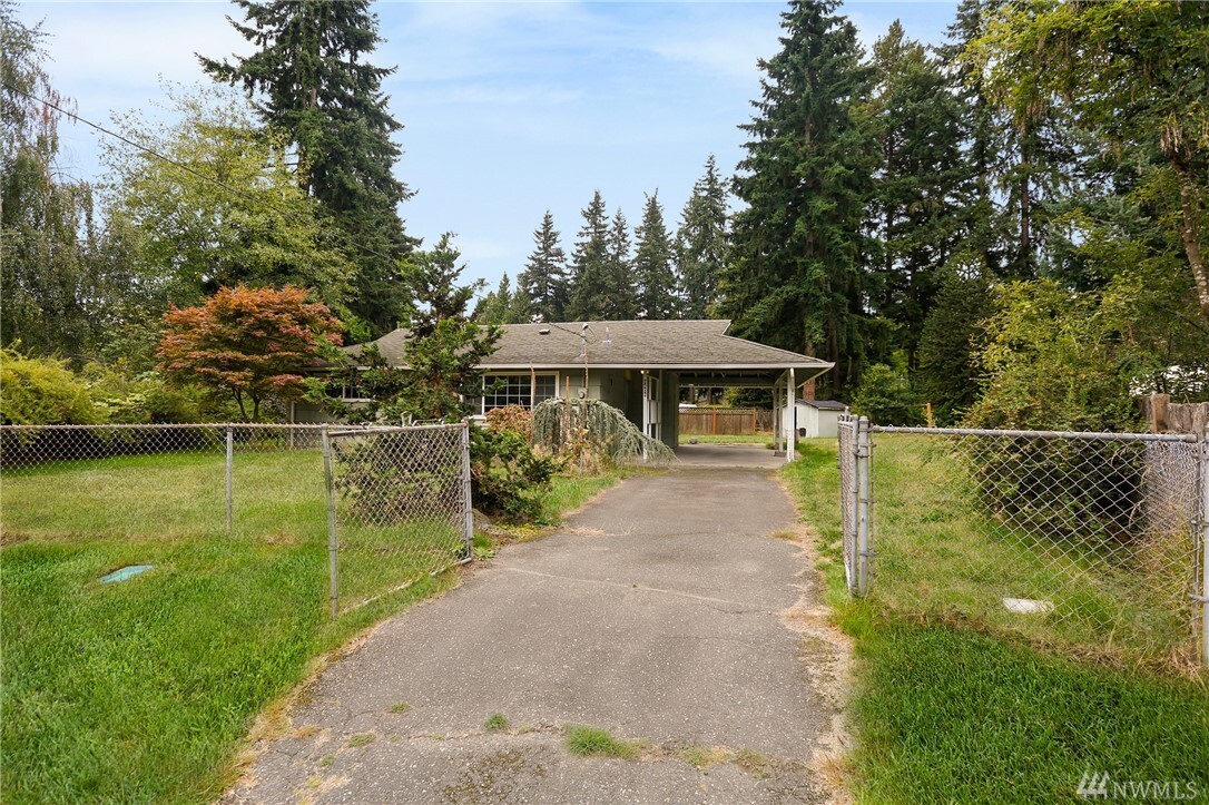 Property Photo:  5406 222nd Place SW  WA 98043 